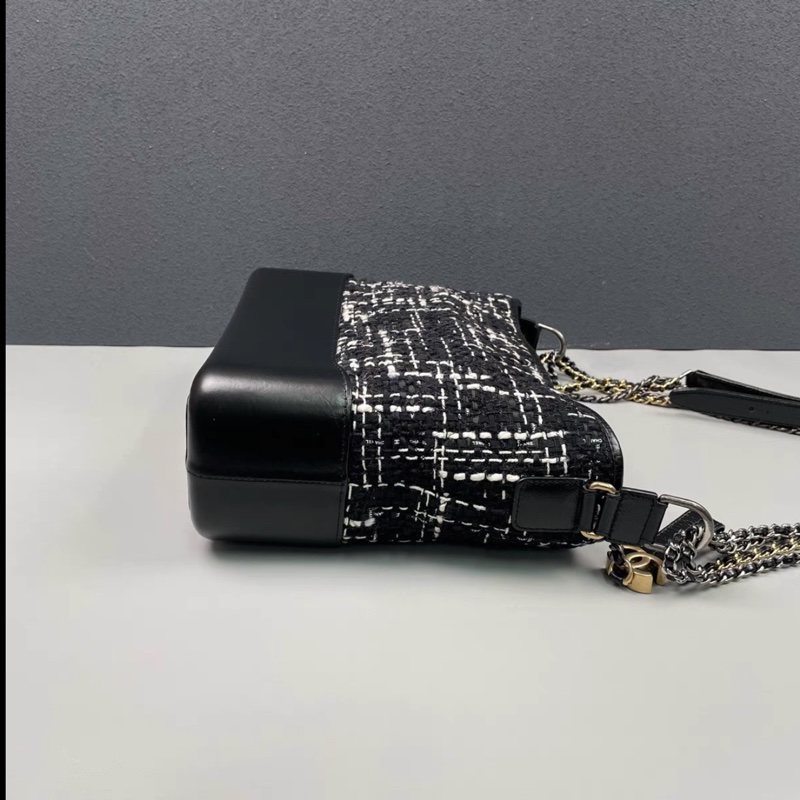 Chanel • Gabrielle 黑白毛呢編織流浪包 中號-5
