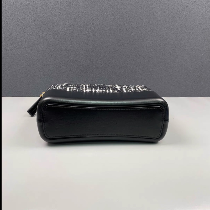 Chanel • Gabrielle 黑白毛呢編織流浪包 中號-6