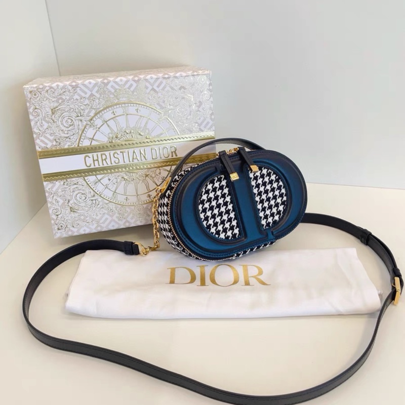 Dior • Signature 黑白千鳥格橢圓相機包 全新-0