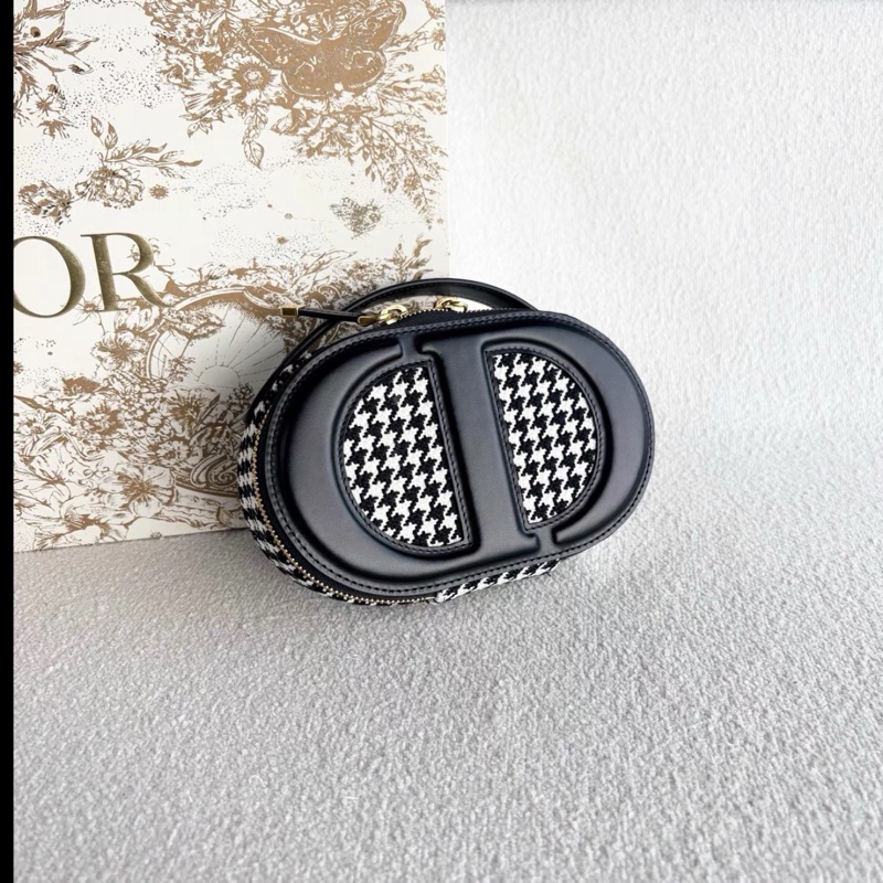 Dior • Signature 黑白千鳥格橢圓相機包 全新-7