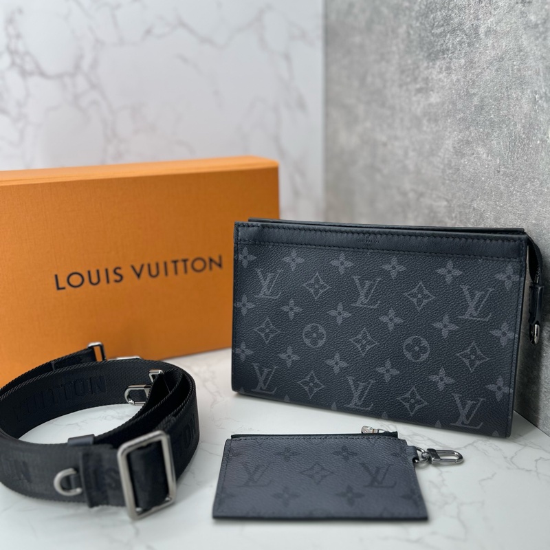 LV 黑武士 2合一手拿斜背包 #M81124-0