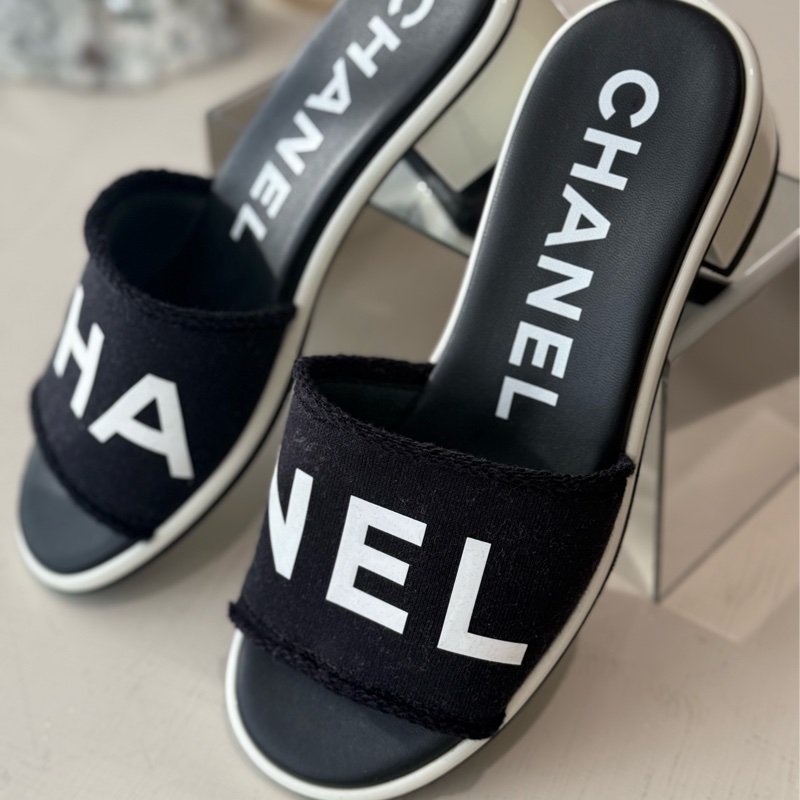 CHANEL 黑底白字字母跟鞋拖鞋 38號 有貼底-3