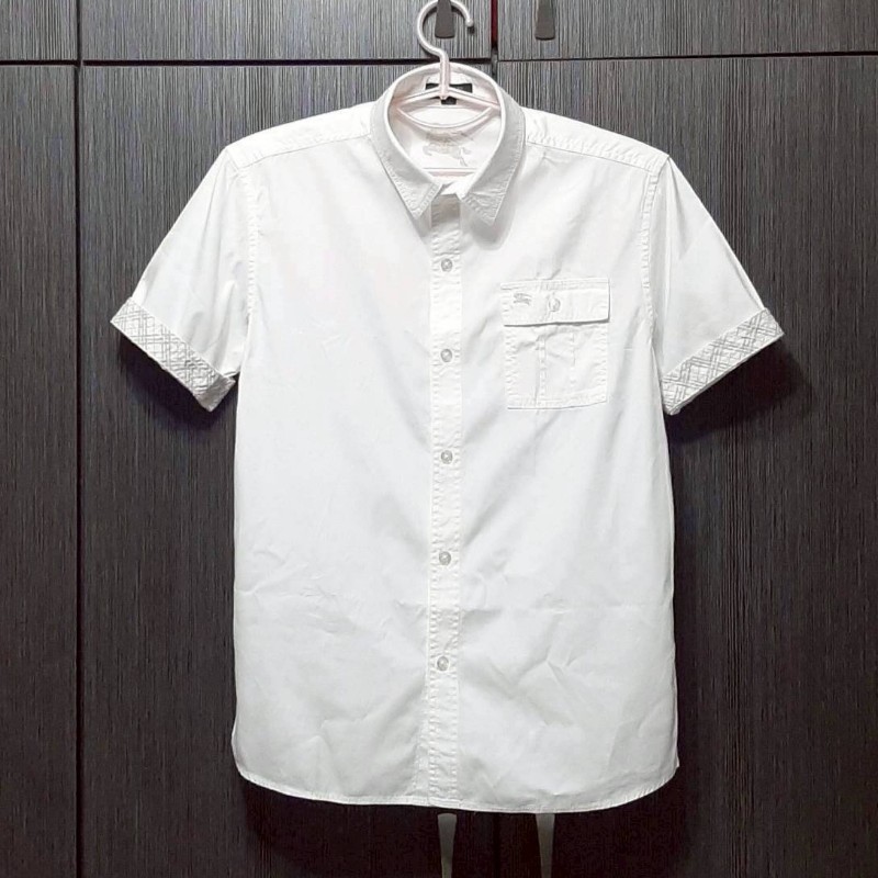 絕版BURBERRY 博柏利 BLUE LABEL 藍標 大戰馬 男白色經典格紋袖領修身短袖襯衫LL-0