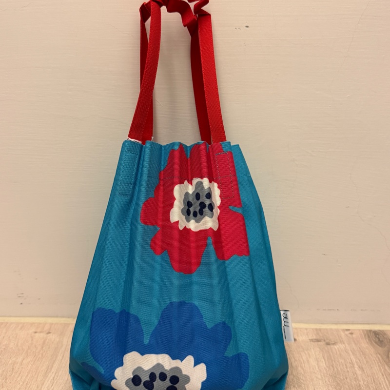 ISSEY MIYAKE me 摺疊花朵包|藍紅花限定色-1