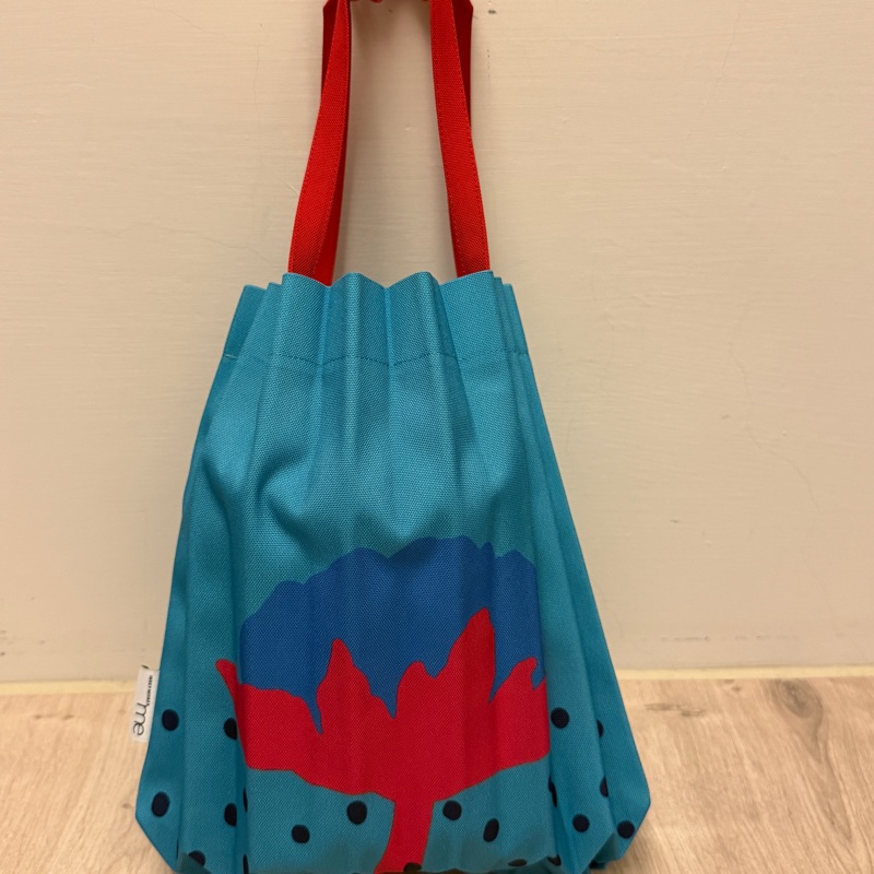 ISSEY MIYAKE me 摺疊花朵包|藍紅花限定色-2