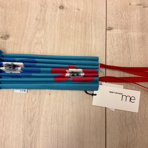 ISSEY MIYAKE me 摺疊花朵包|藍紅花限定色-8