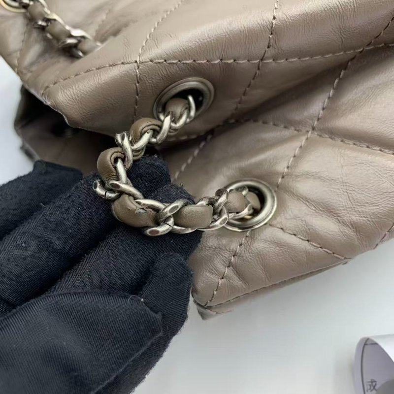 CHANEL Gabrielle 啡色流浪背囊 中號-9