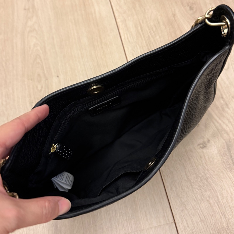 agnès b. 黑色真皮鍊條肩背包-7