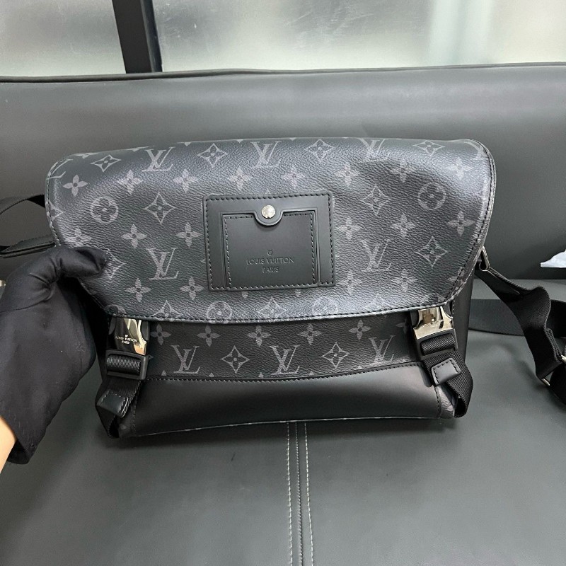 Lv voyager
黑武士郵差包 小號-5