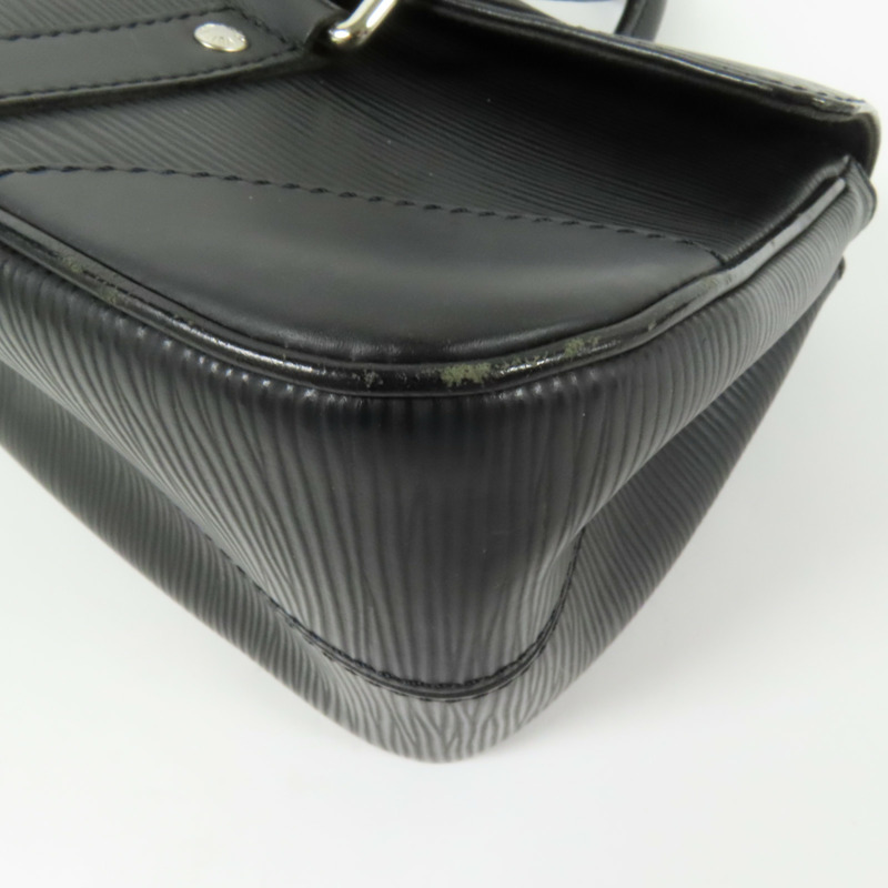 LOUIS VUITTON Epi Segur PM銀扣手挽袋-11
