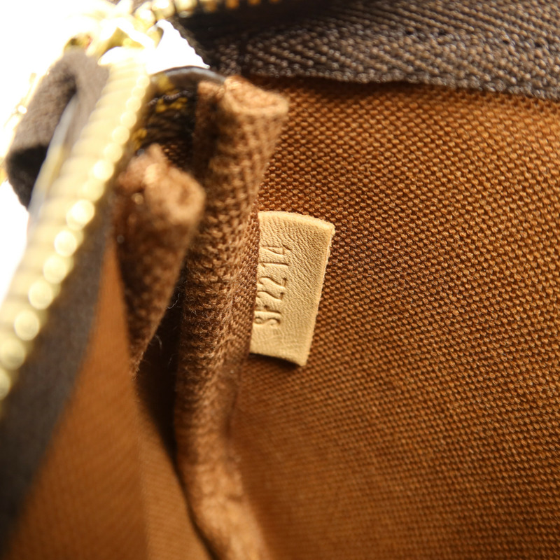 LOUIS VUITTON Monogram Mini Pochette Accessoires金扣手挽袋-7