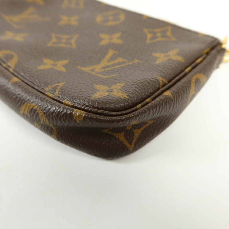 LOUIS VUITTON Monogram Mini Pochette Accessoires金扣手挽袋-12