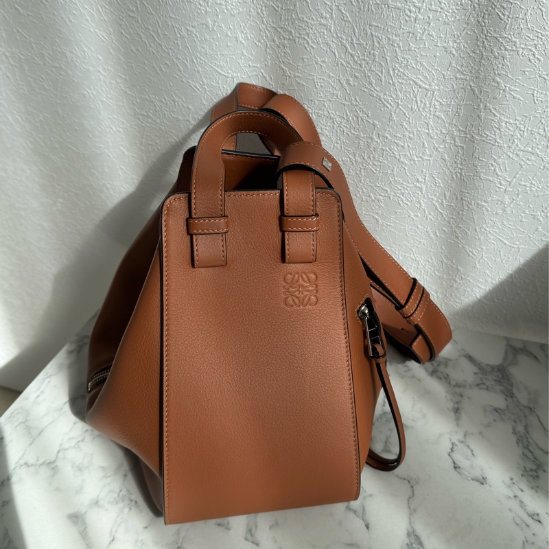 Loewe棕色吊床包-0