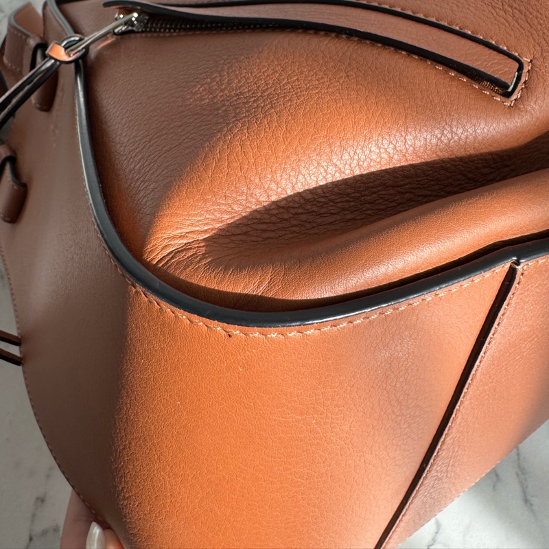 Loewe棕色吊床包-5