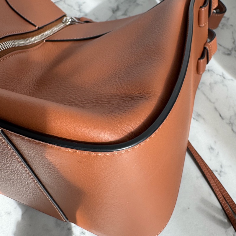 Loewe棕色吊床包-7