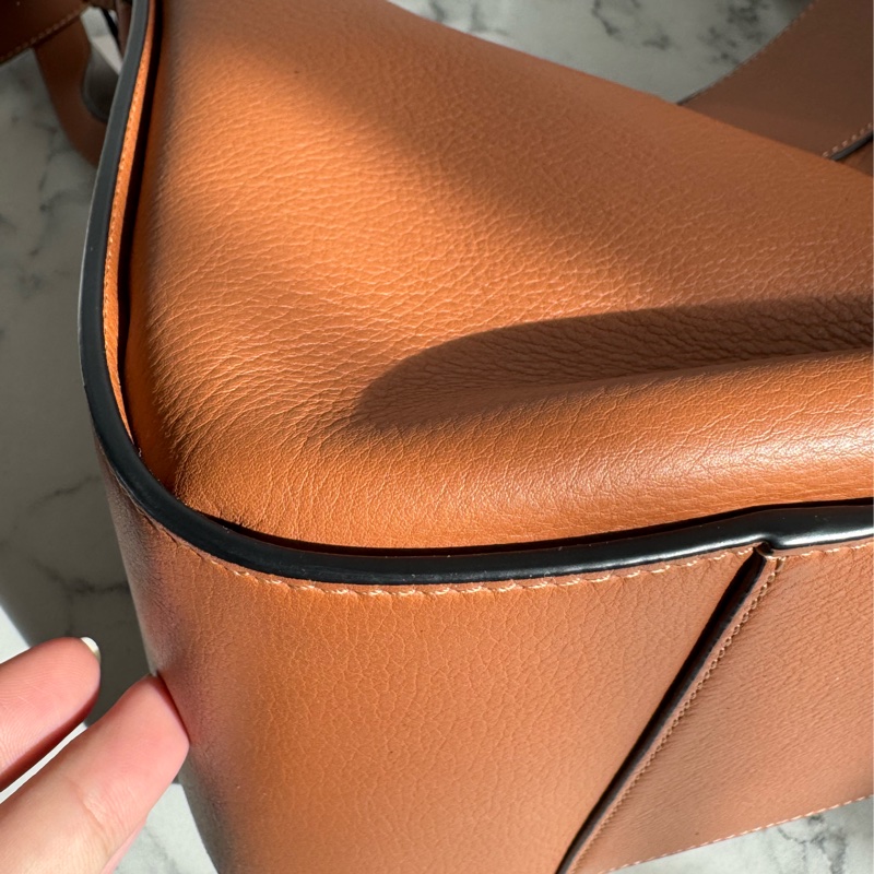 Loewe棕色吊床包-8