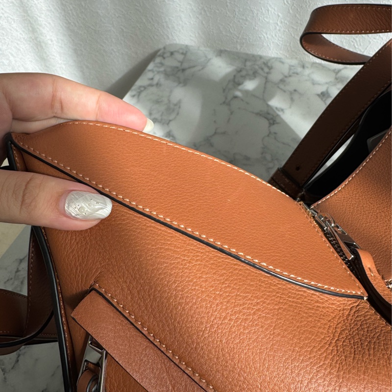 Loewe棕色吊床包-14