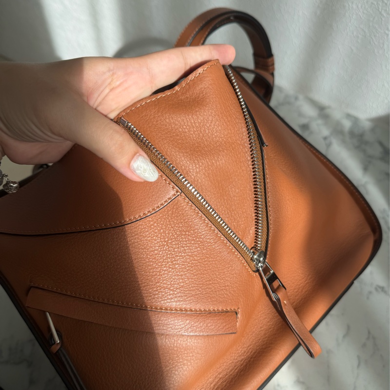 Loewe棕色吊床包-22