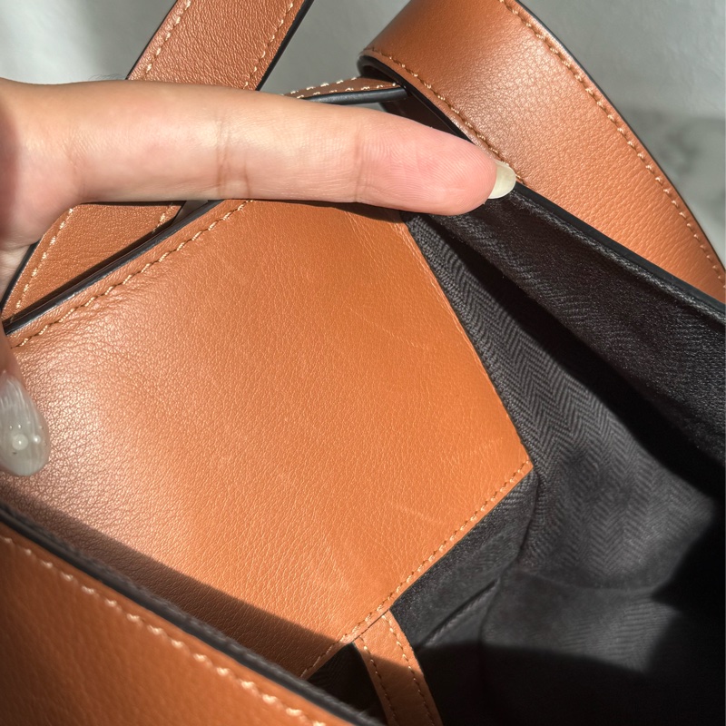 Loewe棕色吊床包-27