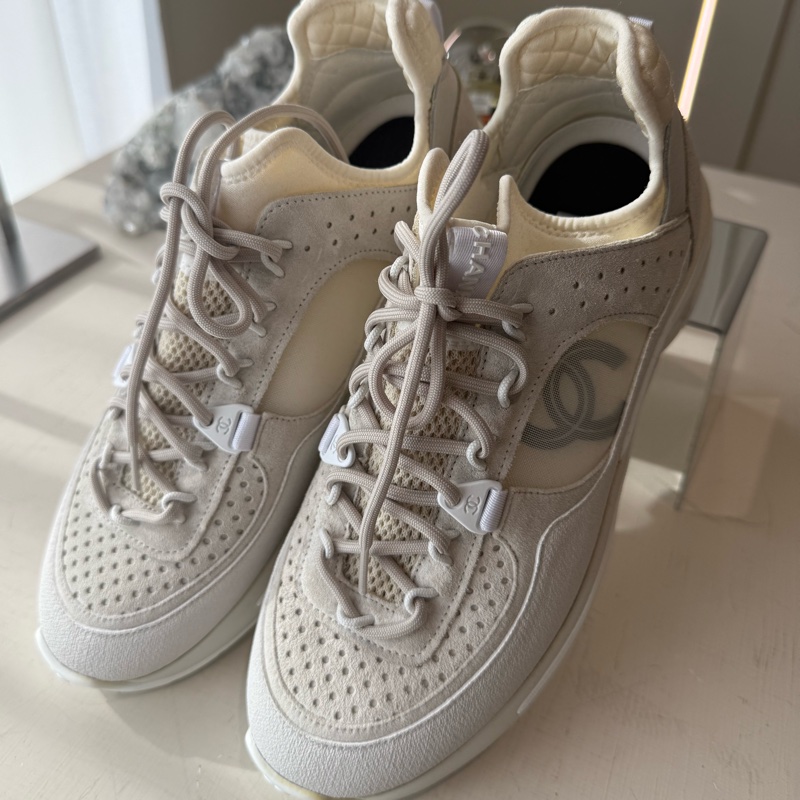 CHANEL 白武士運動鞋 40號 全新品-1