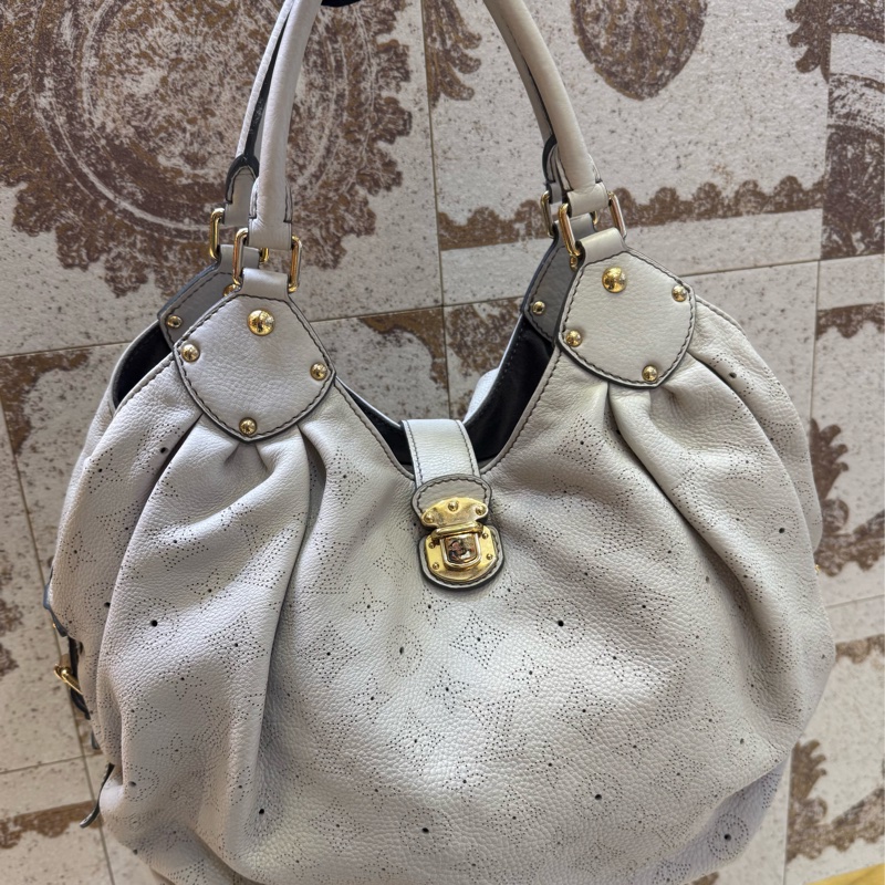 LV Mahina Bag Beige colour 皮革 配 金扣-0