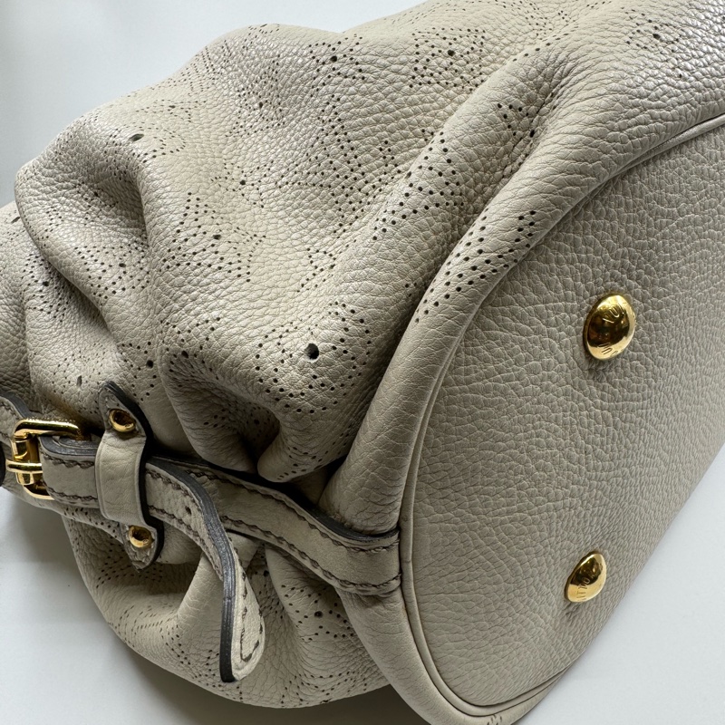 LV Mahina Bag Beige colour 皮革 配 金扣-13