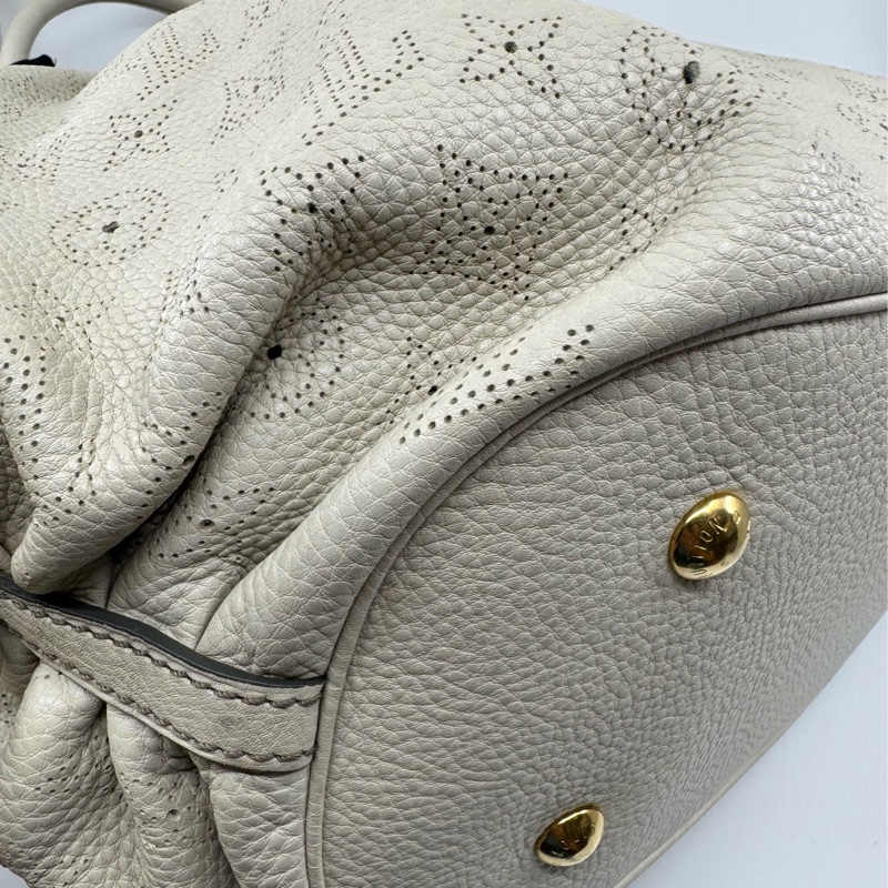 LV Mahina Bag Beige colour 皮革 配 金扣-15