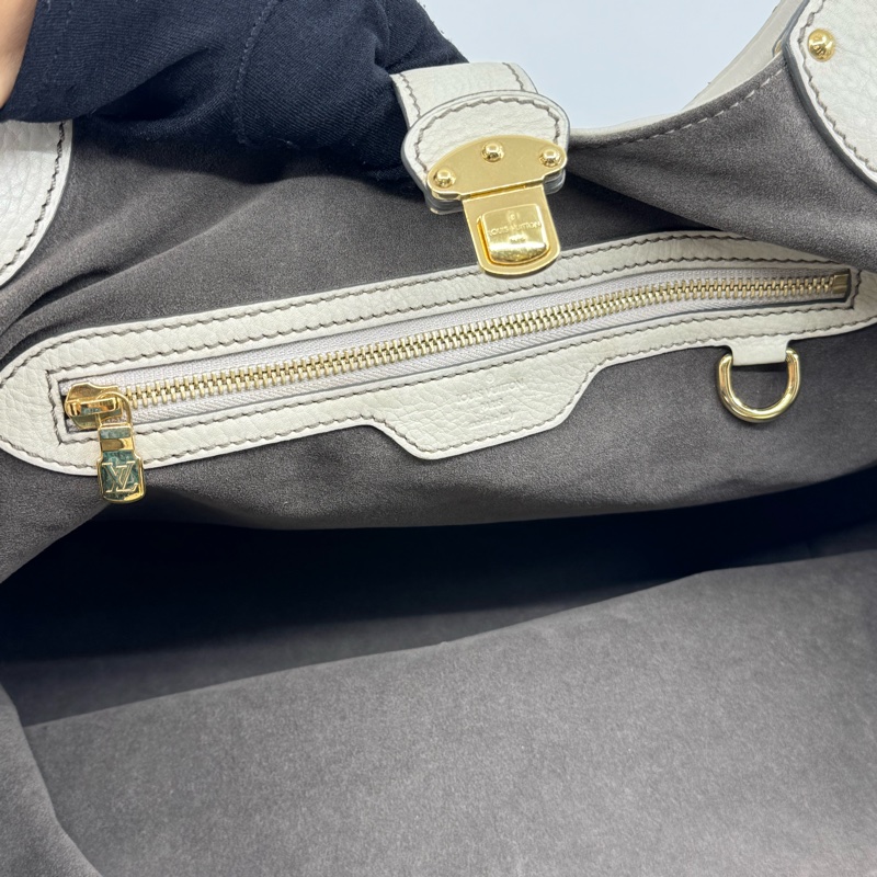 LV Mahina Bag Beige colour 皮革 配 金扣-17