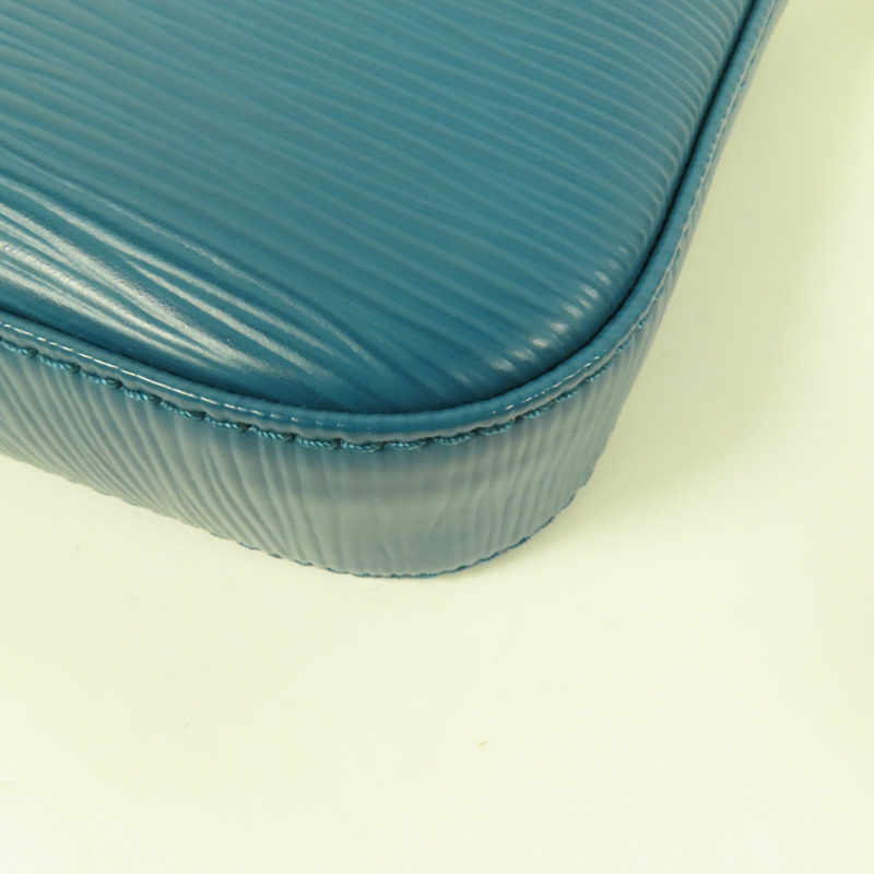 LOUIS VUITTON Epi Pochette Accessories金扣肩背袋-13