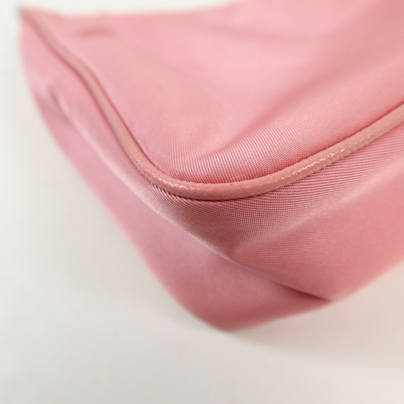 PRADA 尼龍Re-Edition 2005銀扣肩背袋-17