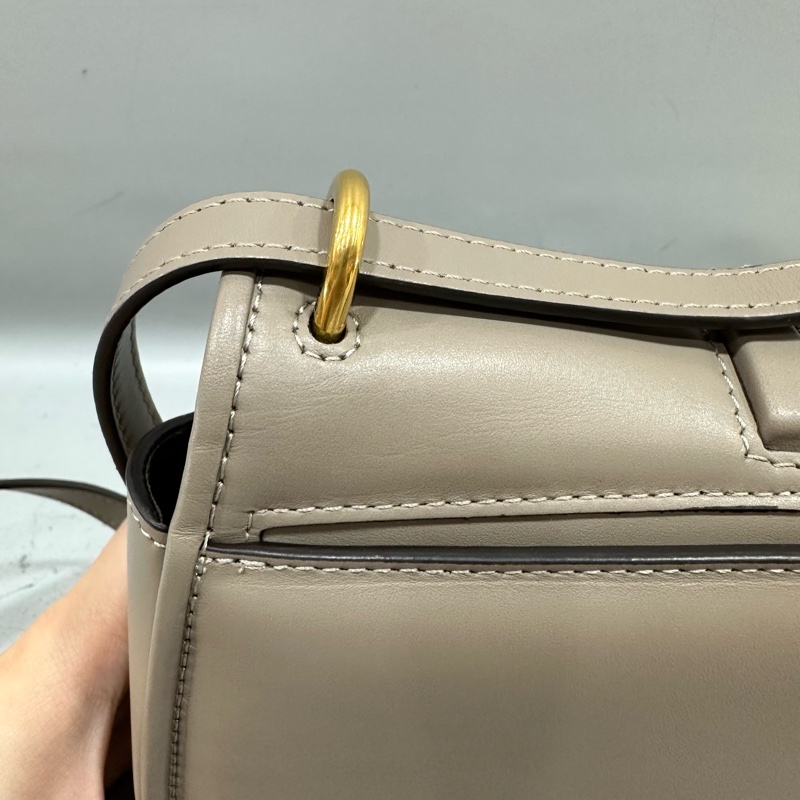 fendi 8BS082 大象灰牛皮FF金釦馬鞍包 斜背包-5