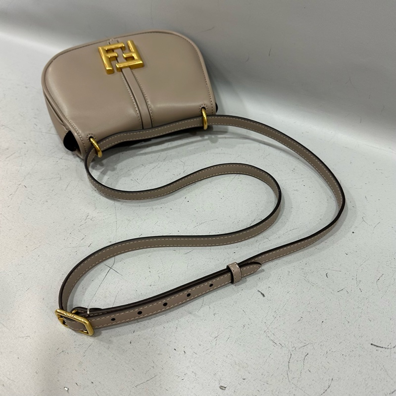 fendi 8BS082 大象灰牛皮FF金釦馬鞍包 斜背包-41