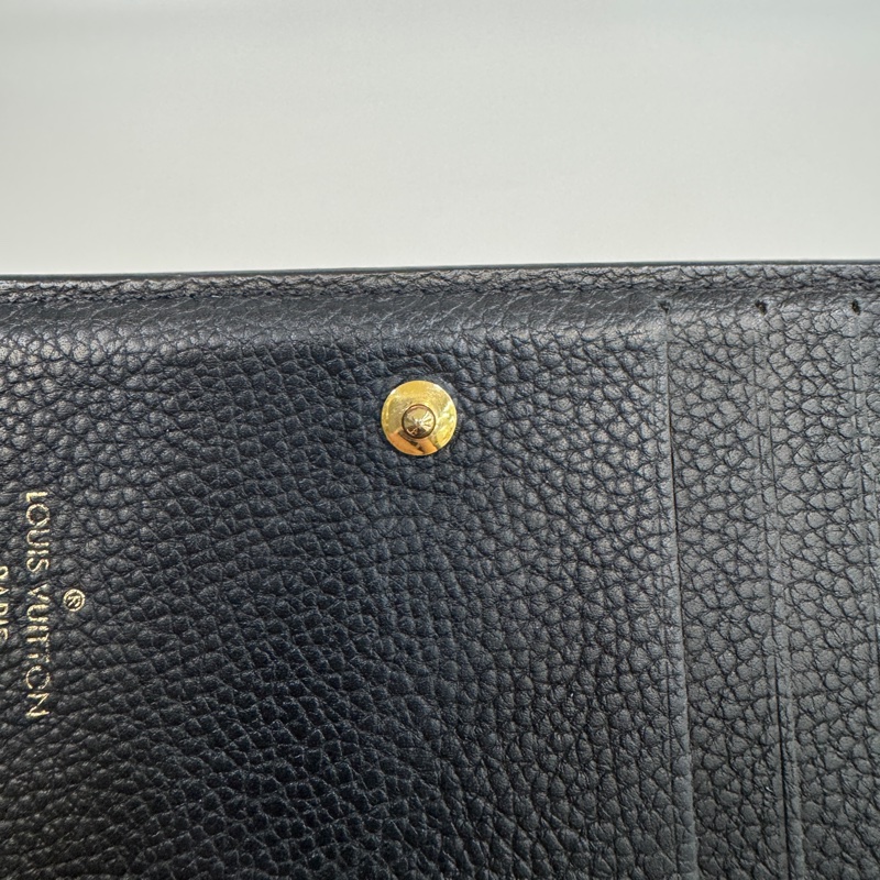 LV黑金牛皮壓紋Clea短夾 M80151-8