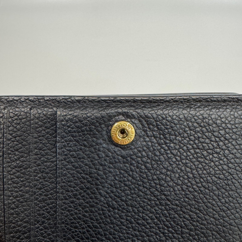 LV黑金牛皮壓紋Clea短夾 M80151-9