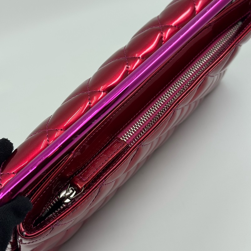 CHANEL 紫紅色 漆皮 Clutch-11