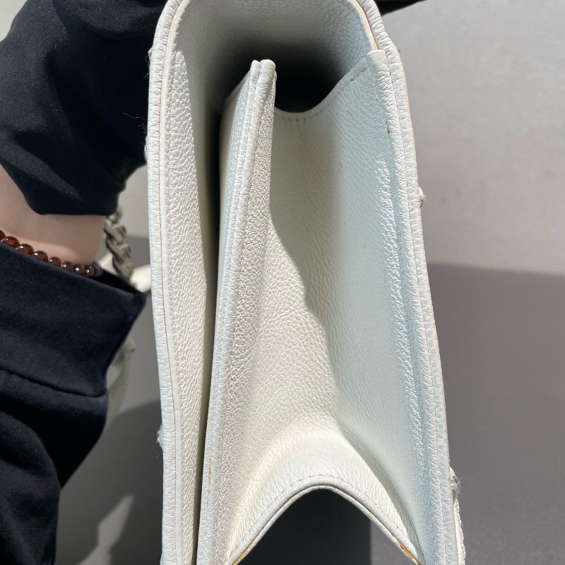 Dior 2016限量口鏤空鑽扣款Diorama 白色盾牌包-7