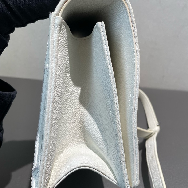 Dior 2016限量口鏤空鑽扣款Diorama 白色盾牌包-8