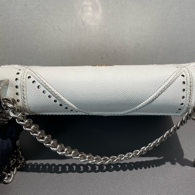 Dior 2016限量口鏤空鑽扣款Diorama 白色盾牌包-9