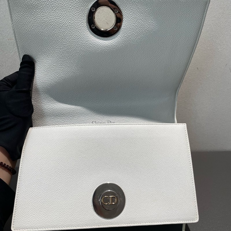 Dior 2016限量口鏤空鑽扣款Diorama 白色盾牌包-10