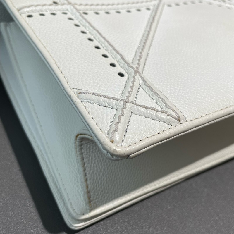 Dior 2016限量口鏤空鑽扣款Diorama 白色盾牌包-17