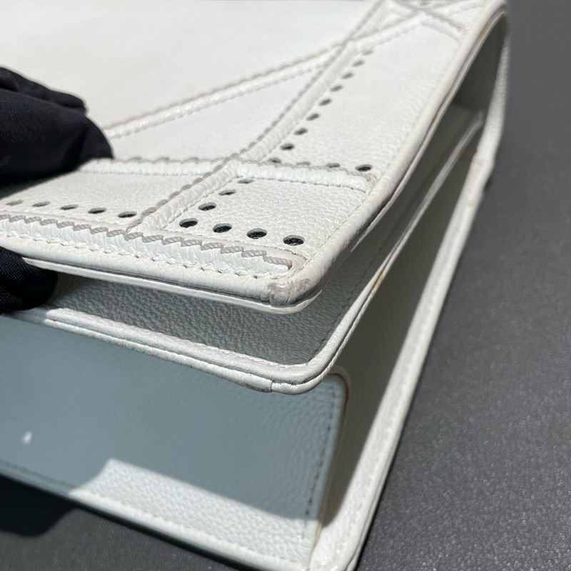 Dior 2016限量口鏤空鑽扣款Diorama 白色盾牌包-18