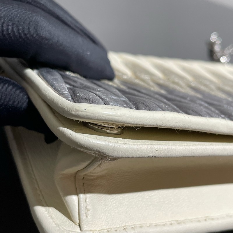 Miumiu 褶皺鏈條包 三拼色 白銀灰 限量色 斜背包肩背包-15