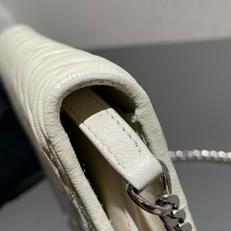 Miumiu 褶皺鏈條包 三拼色 白銀灰 限量色 斜背包肩背包-17