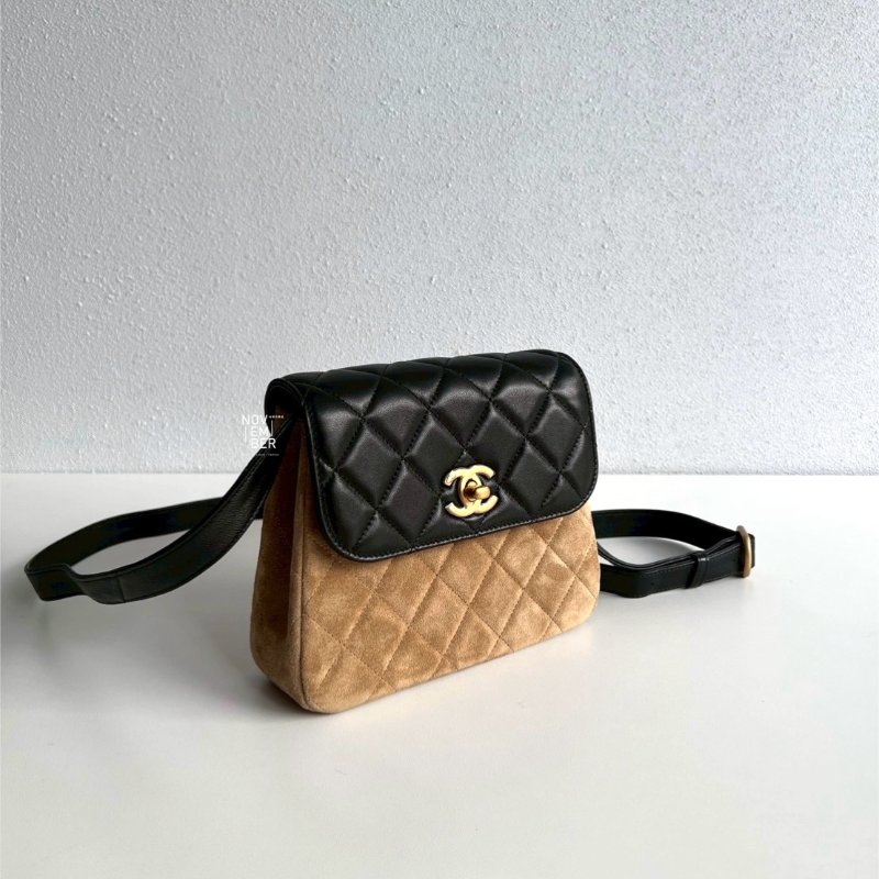 閒置新🤎有購證✨ Chanel 香奈兒 25A 麂皮翻蓋包豎版黑色金釦-1