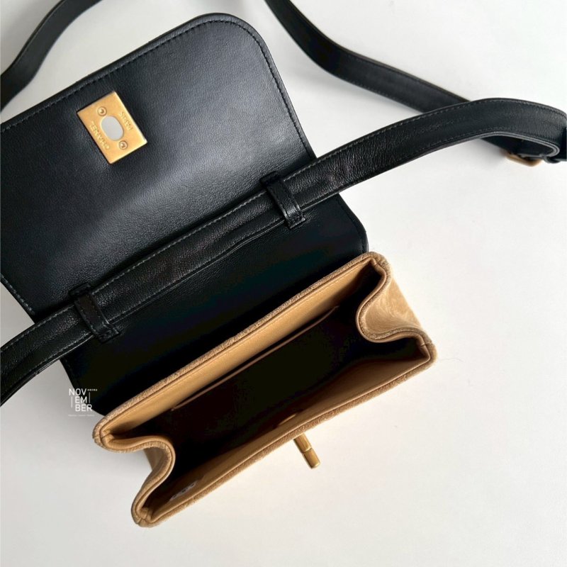 閒置新🤎有購證✨ Chanel 香奈兒 25A 麂皮翻蓋包豎版黑色金釦-3