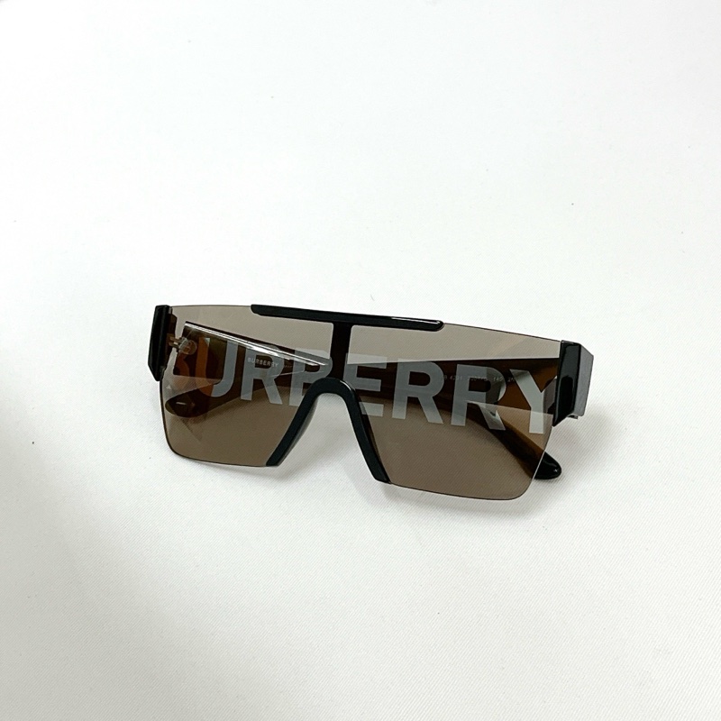 莉亞精品♡Burberry 字母墨鏡 九新-0