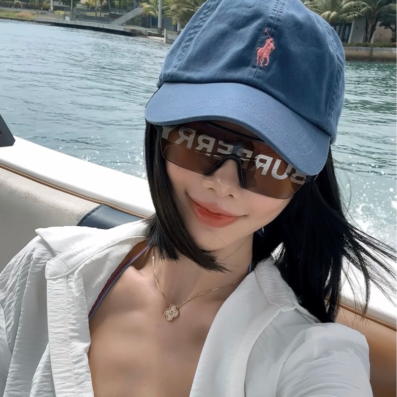 莉亞精品♡Burberry 字母墨鏡 九新-2