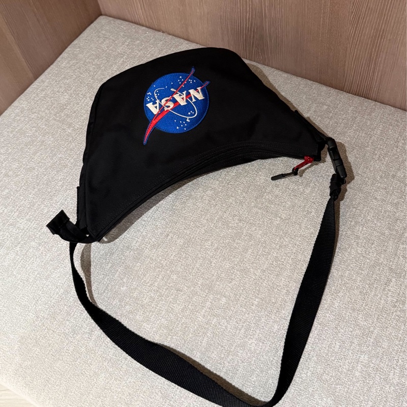 Balenciaga 巴黎世家 NASA 黑色 尼龍 胸包 胸背包 側背包 斜背包 手提包 肩背包-12
