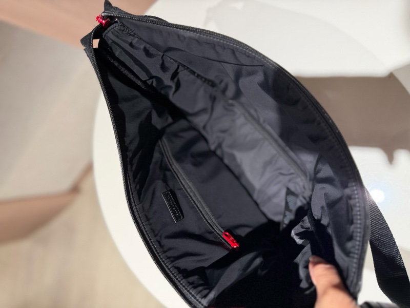 Balenciaga 巴黎世家 NASA 黑色 尼龍 胸包 胸背包 側背包 斜背包 手提包 肩背包-32