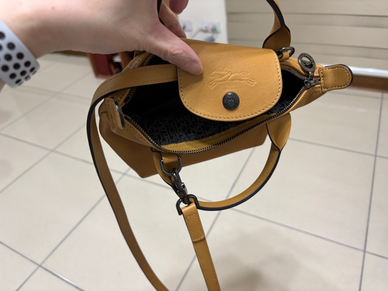 Longchamp 蜜糖色XS手提斜背水餃包-3